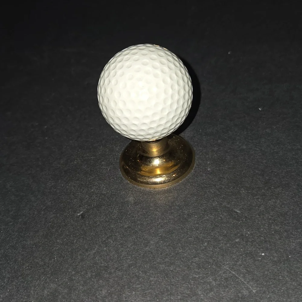 c BEAUTIFUL VINTAGE RUMOURS GOLF BALL QUARTZ CLOCK 2 1/2 TALL BRASS BASE